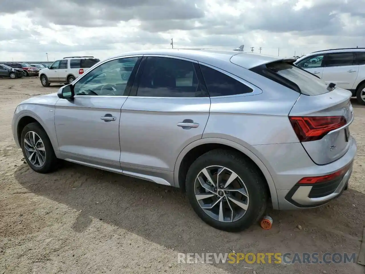 2 Photograph of a damaged car WA14AAFY6N2059478 AUDI Q5 2022