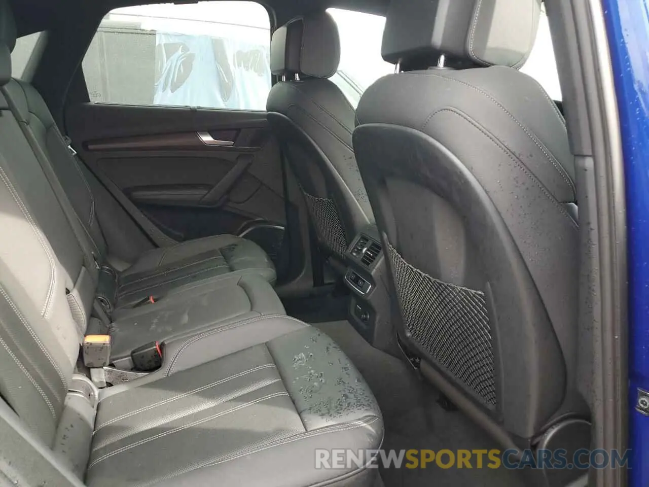 11 Photograph of a damaged car WA15AAFY0N2062588 AUDI Q5 2022
