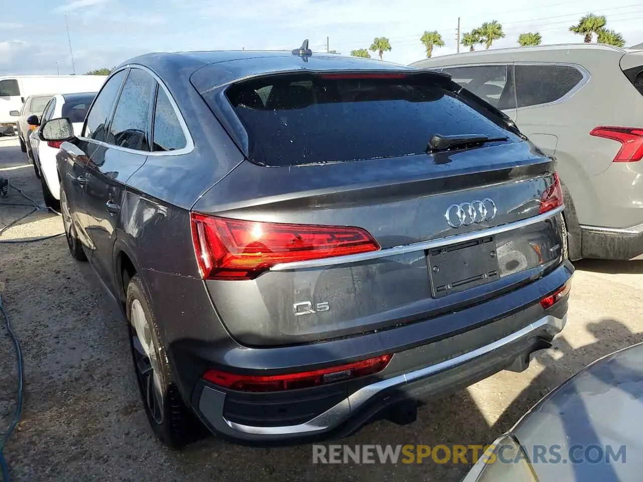 2 Photograph of a damaged car WA15AAFY4N2115034 AUDI Q5 2022