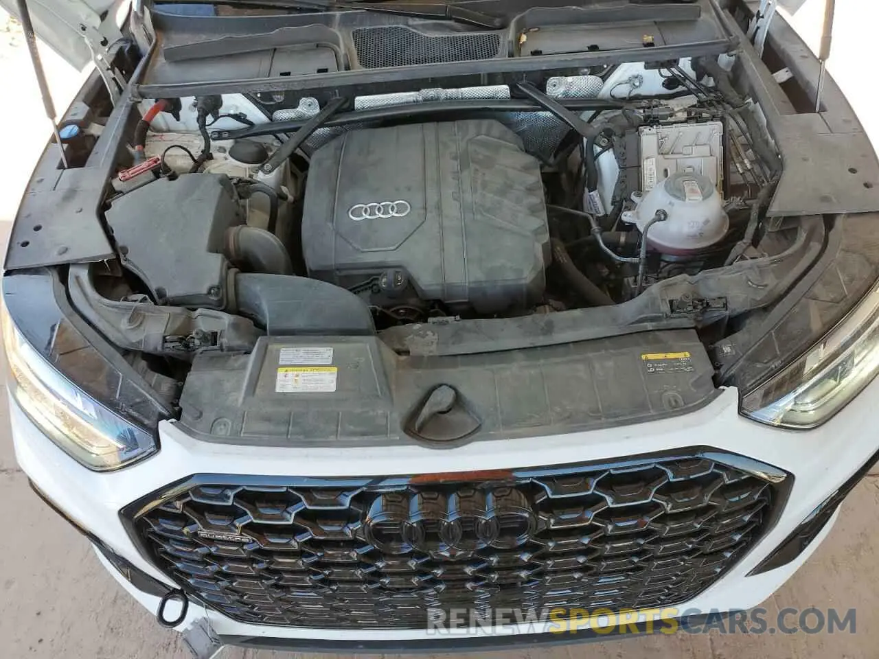 12 Photograph of a damaged car WA15AAFY7N2114542 AUDI Q5 2022
