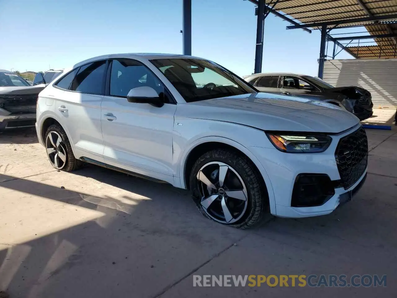 4 Photograph of a damaged car WA15AAFY7N2114542 AUDI Q5 2022