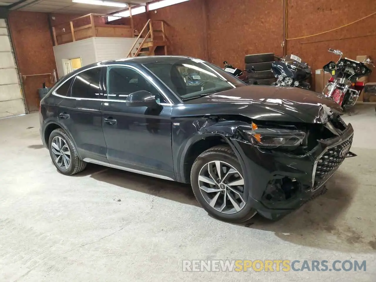 4 Photograph of a damaged car WA15ABFY4N2105772 AUDI Q5 2022