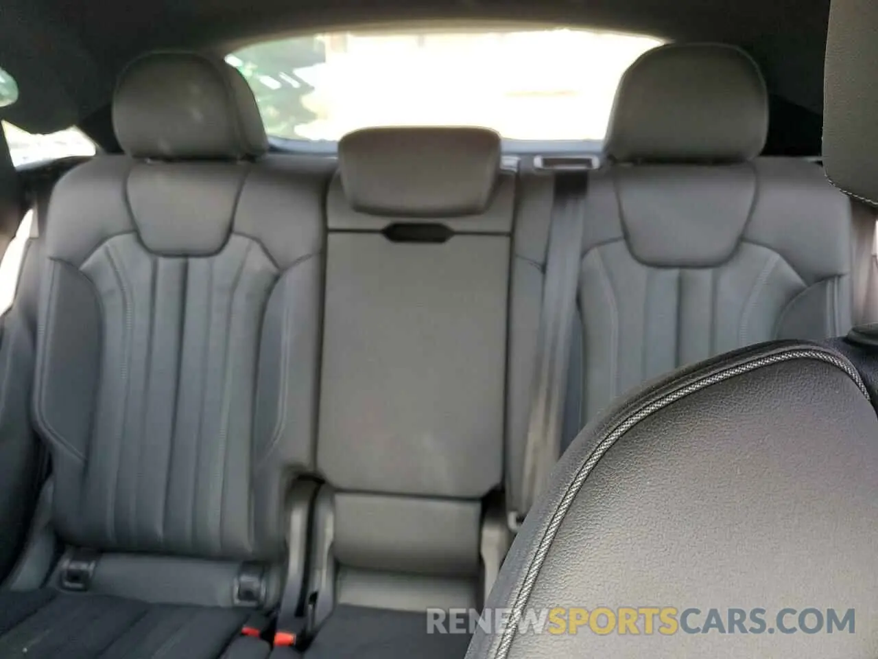 10 Photograph of a damaged car WA15ABFYXN2084829 AUDI Q5 2022