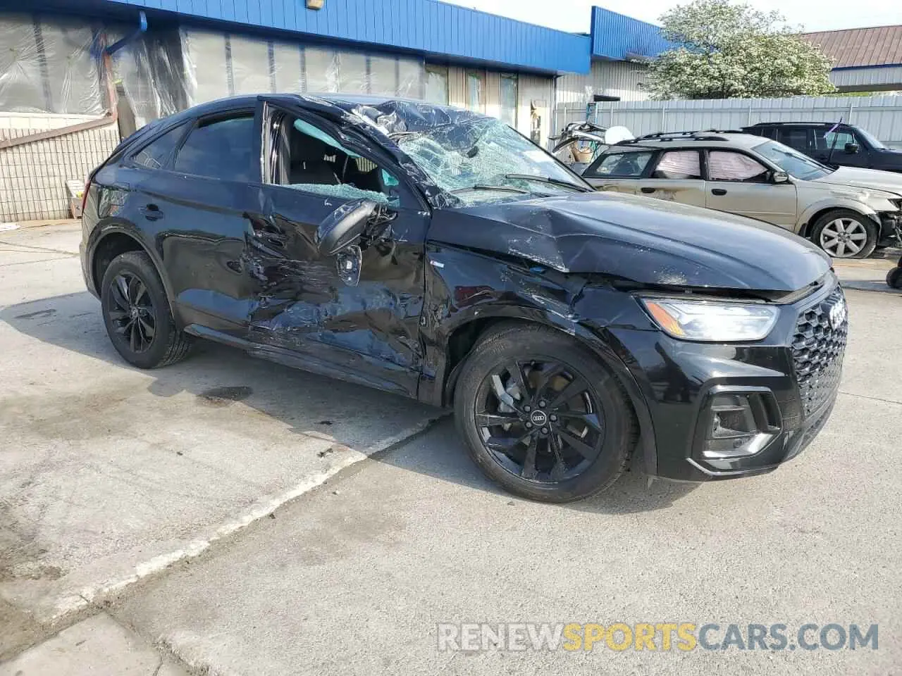 4 Photograph of a damaged car WA15ABFYXN2084829 AUDI Q5 2022