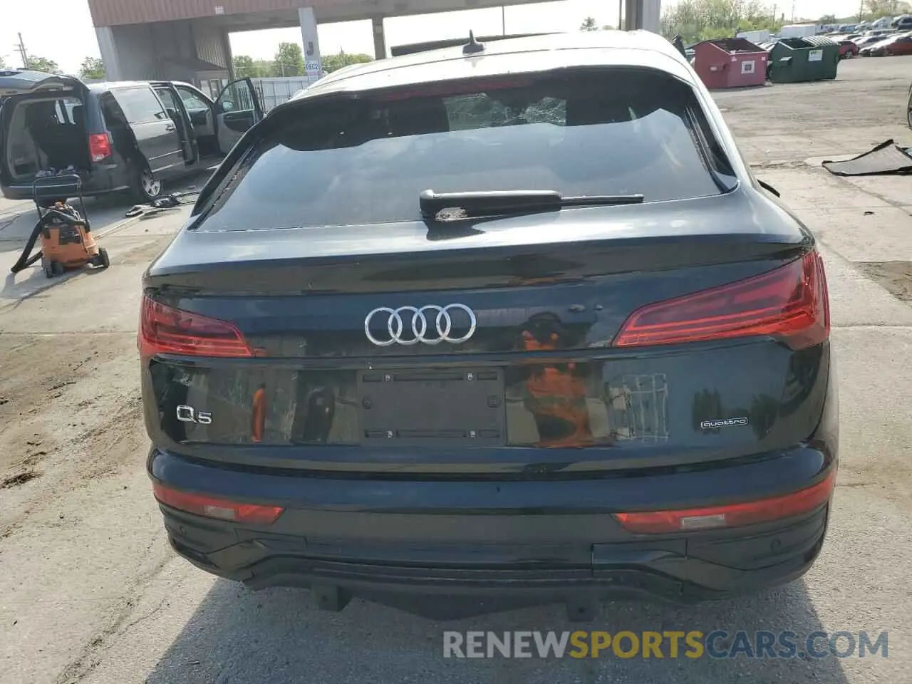 6 Photograph of a damaged car WA15ABFYXN2084829 AUDI Q5 2022