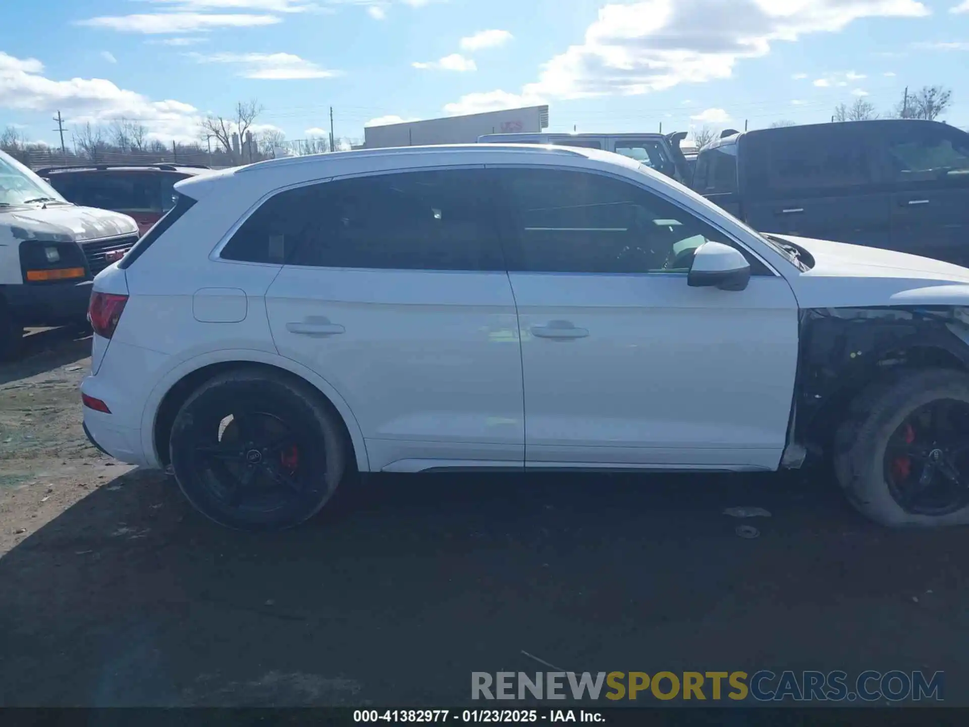 14 Photograph of a damaged car WA1ABAFY3N2073239 AUDI Q5 2022