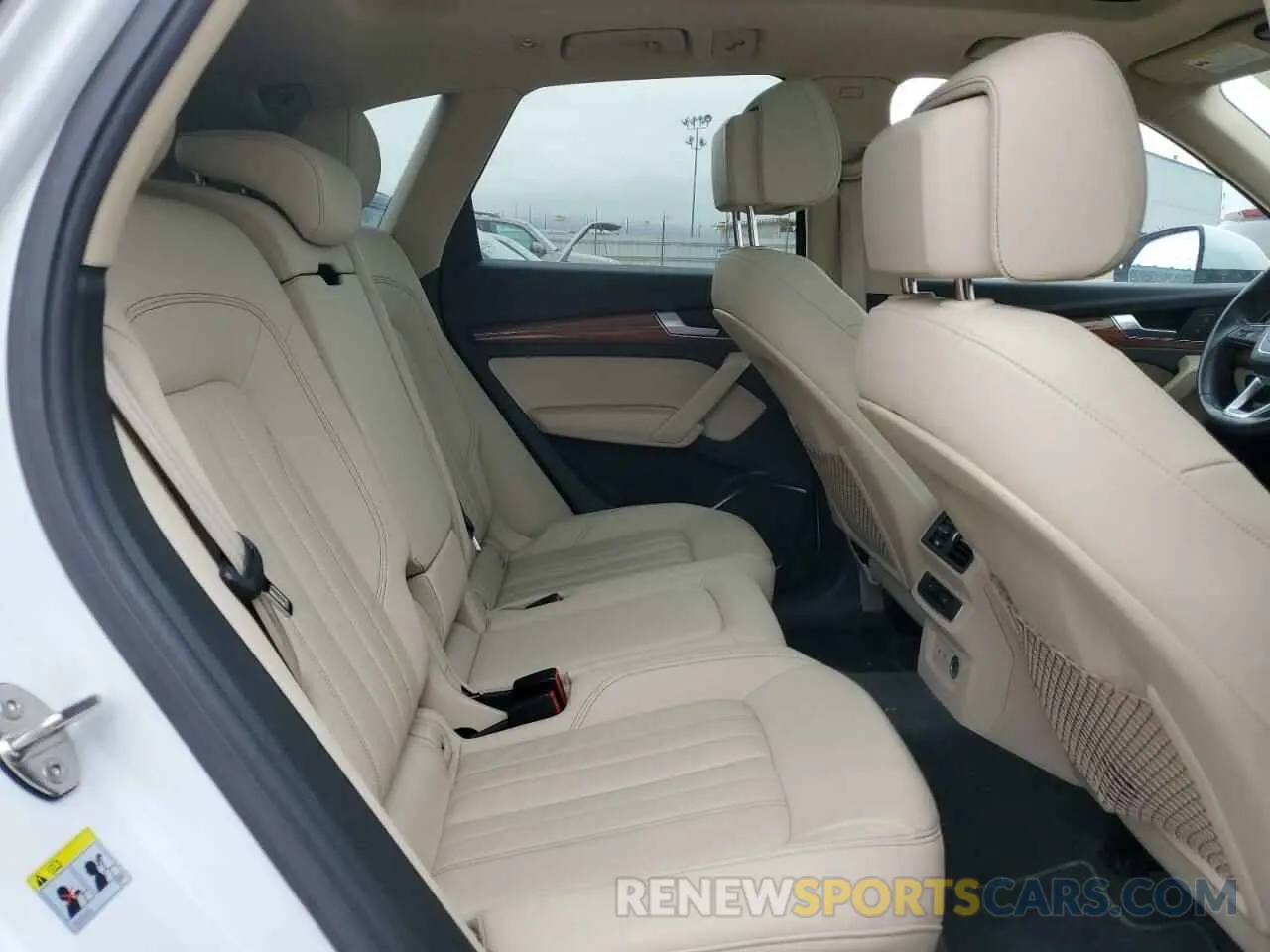 11 Photograph of a damaged car WA1ABAFY7N2121812 AUDI Q5 2022