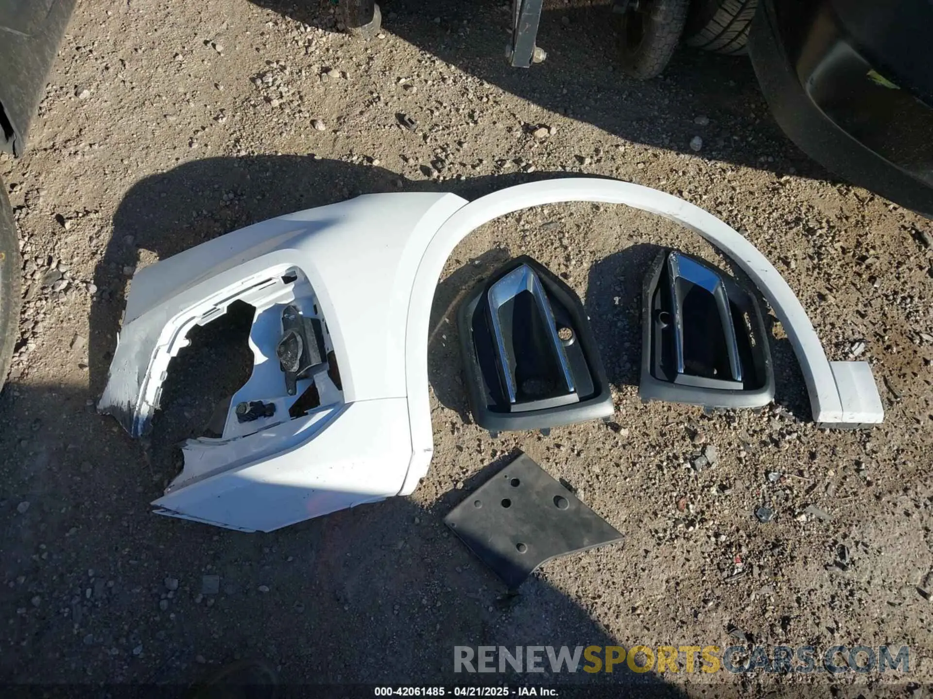 11 Photograph of a damaged car WA1BBAFY0N2078094 AUDI Q5 2022