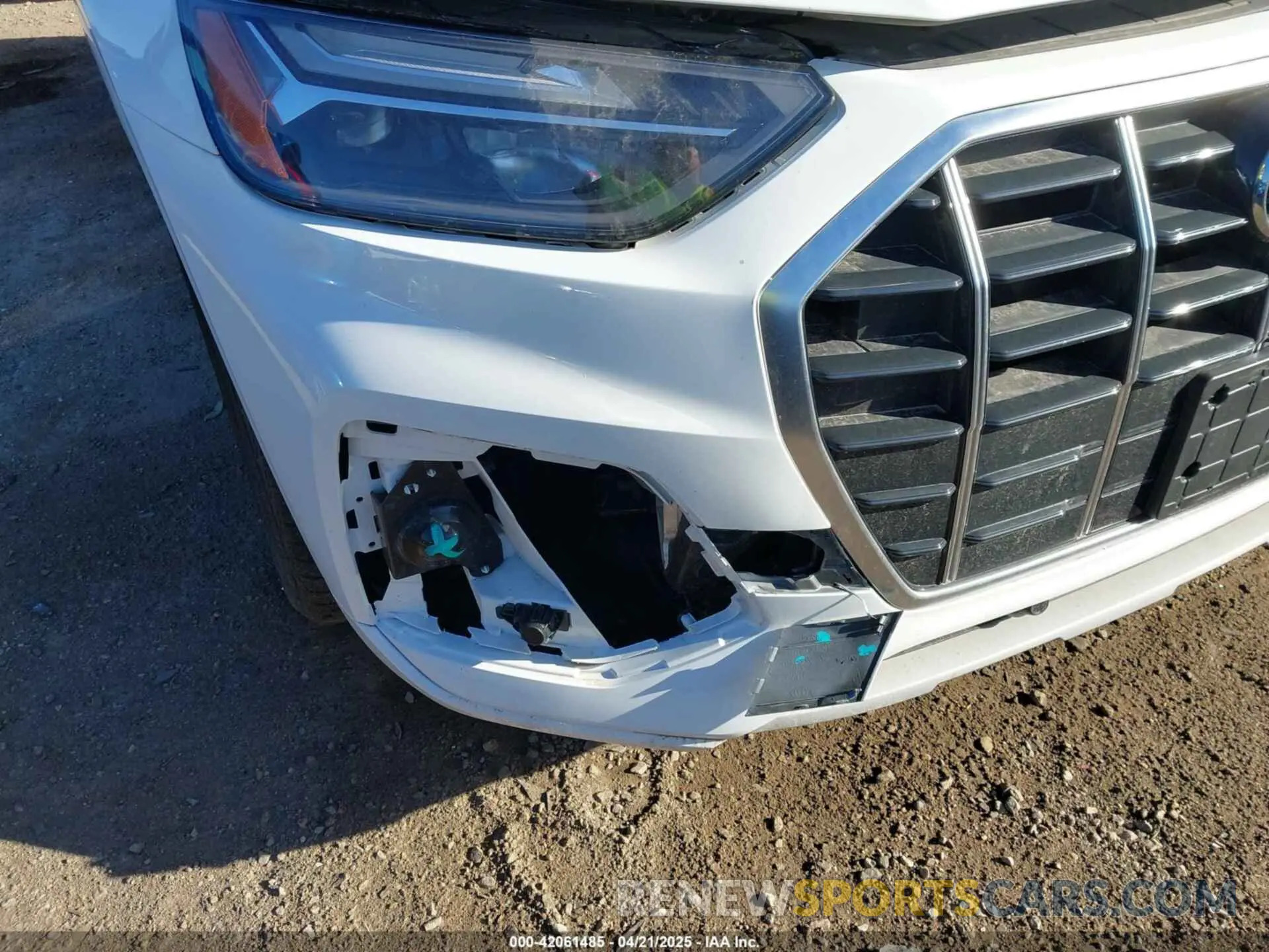 18 Photograph of a damaged car WA1BBAFY0N2078094 AUDI Q5 2022