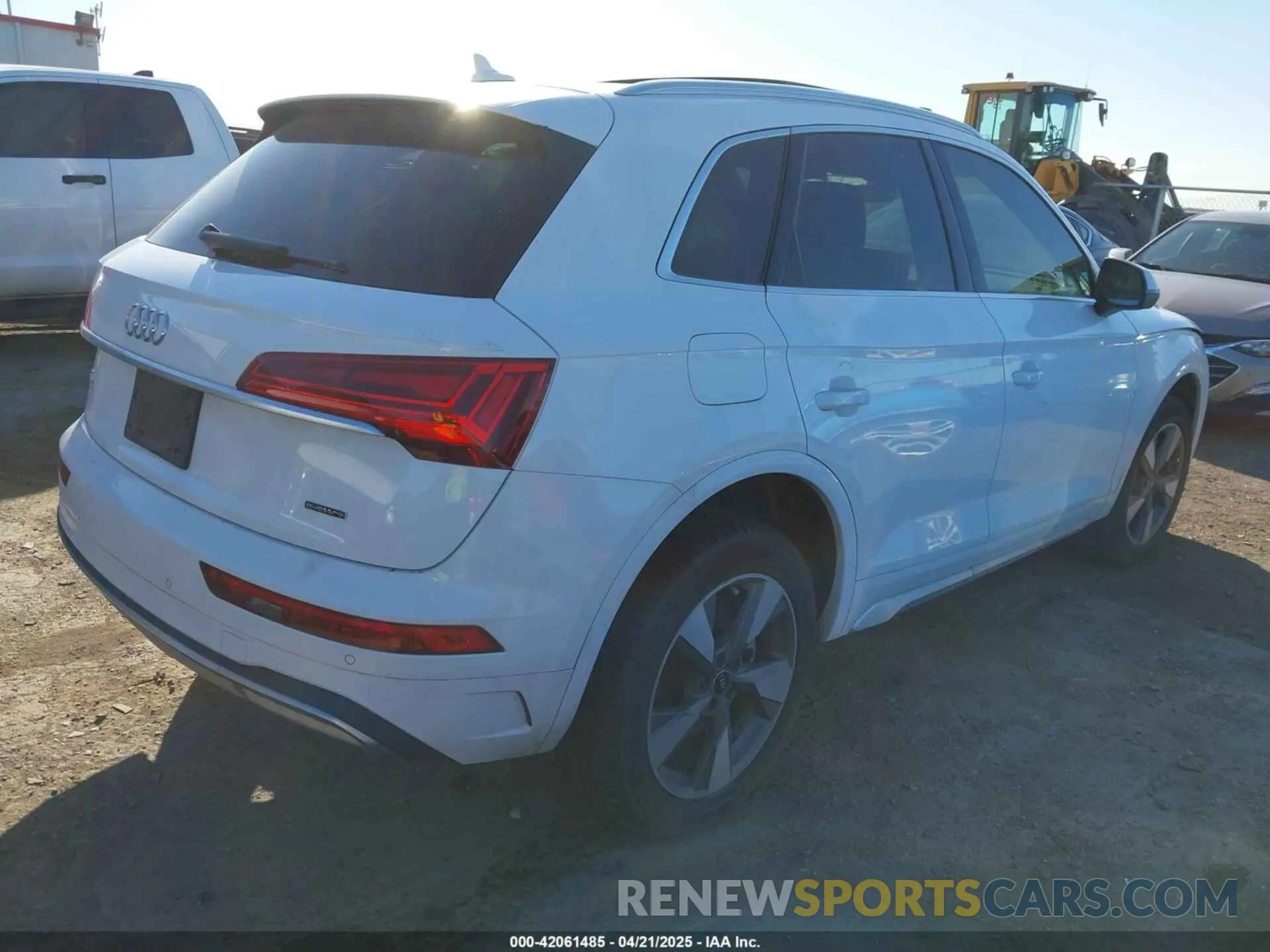 4 Photograph of a damaged car WA1BBAFY0N2078094 AUDI Q5 2022