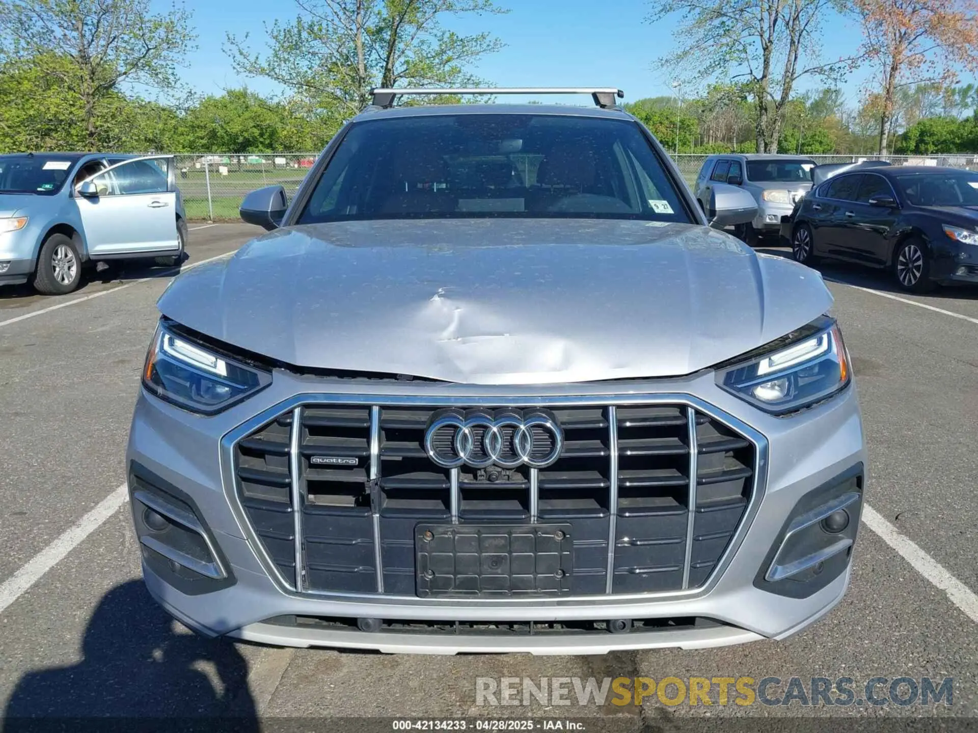 12 Photograph of a damaged car WA1BBAFY4N2133064 AUDI Q5 2022