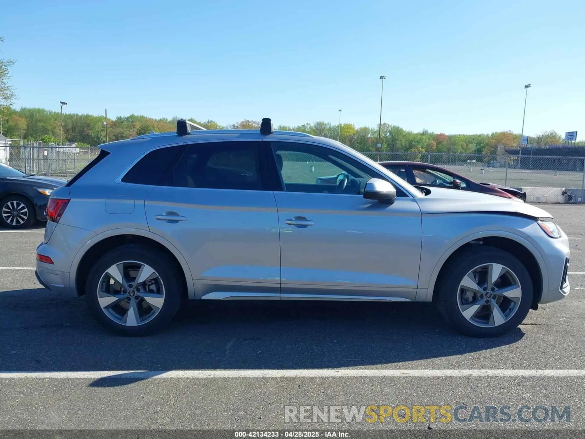 13 Photograph of a damaged car WA1BBAFY4N2133064 AUDI Q5 2022