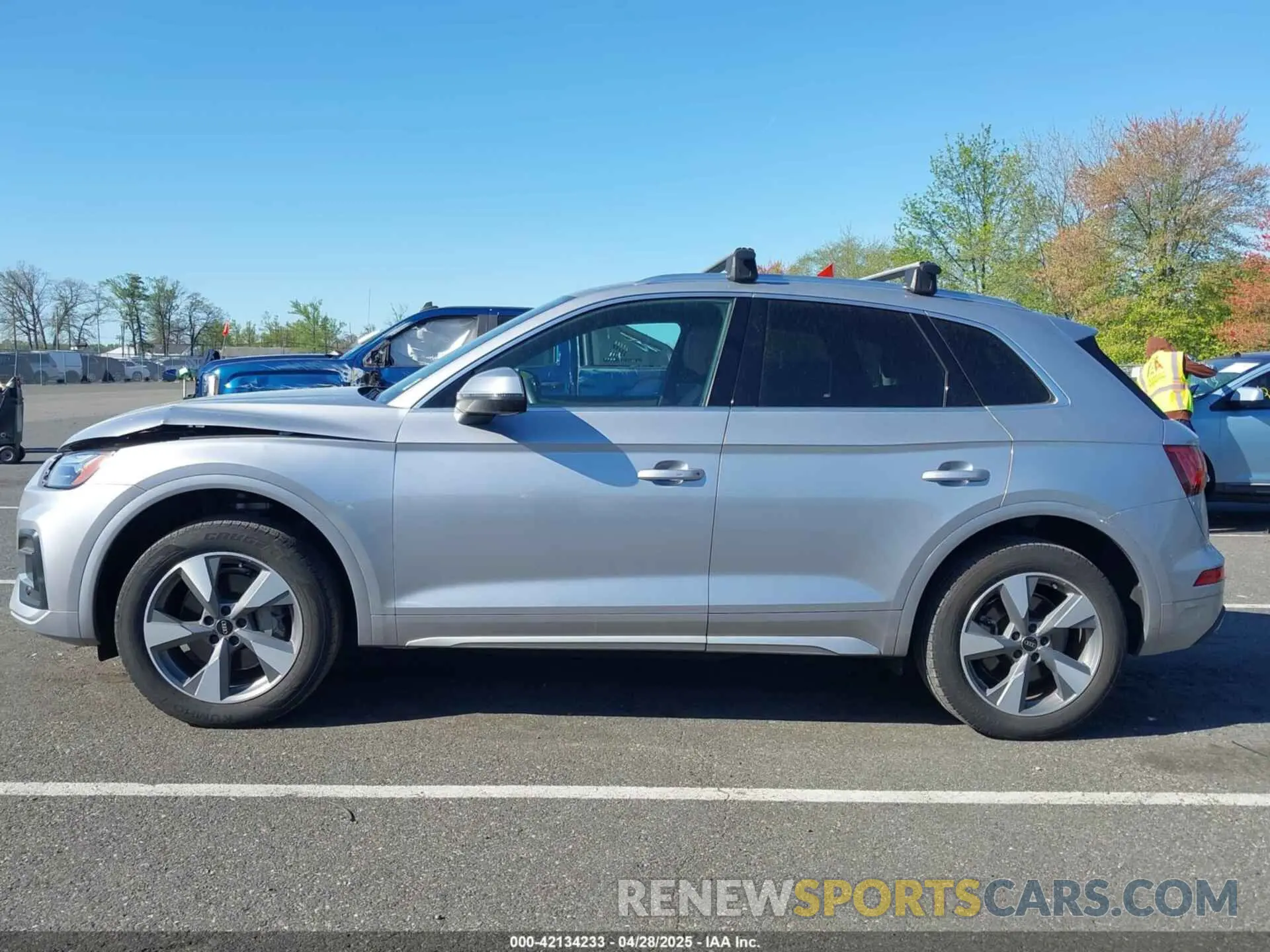 14 Photograph of a damaged car WA1BBAFY4N2133064 AUDI Q5 2022