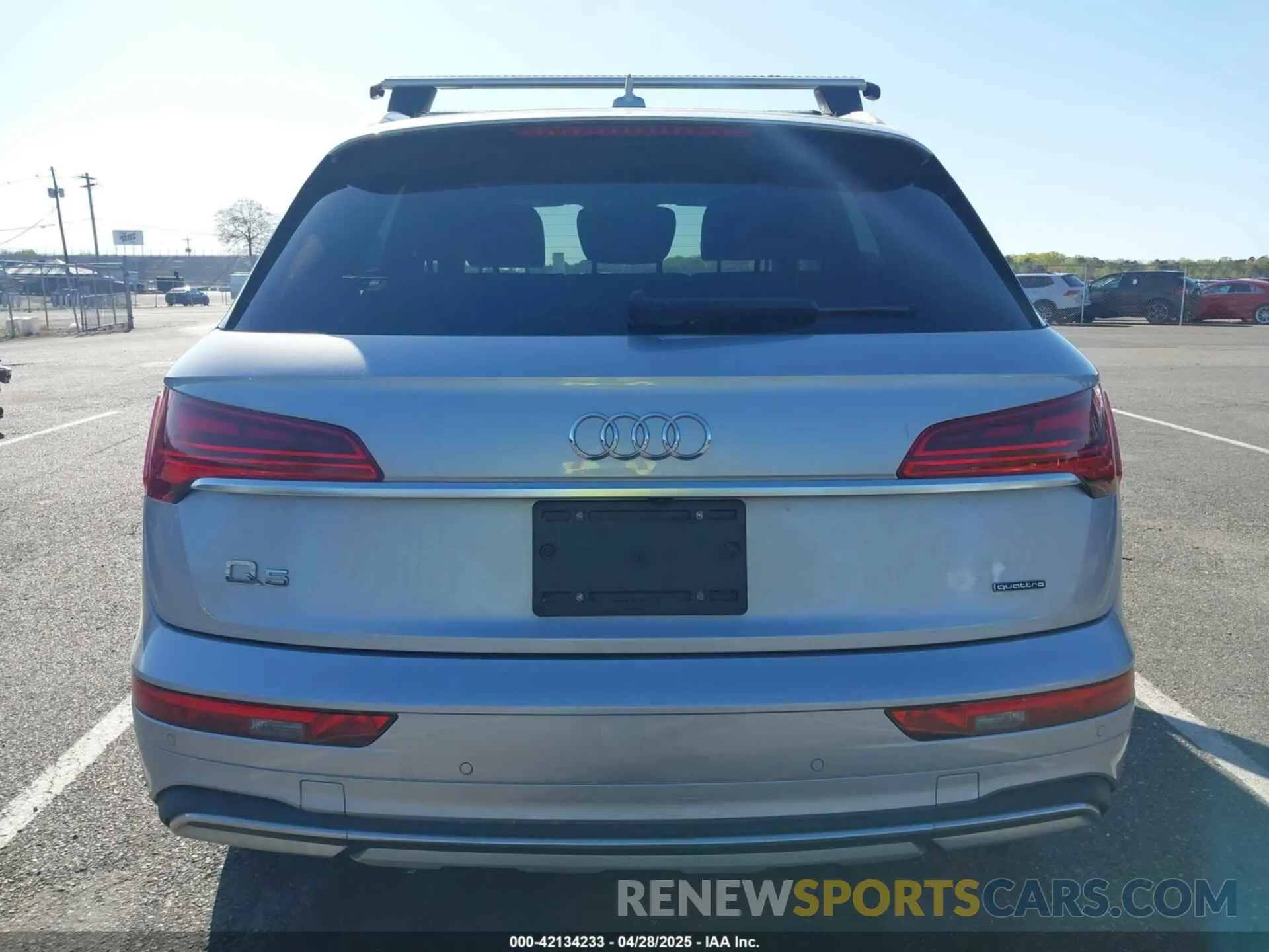 16 Photograph of a damaged car WA1BBAFY4N2133064 AUDI Q5 2022