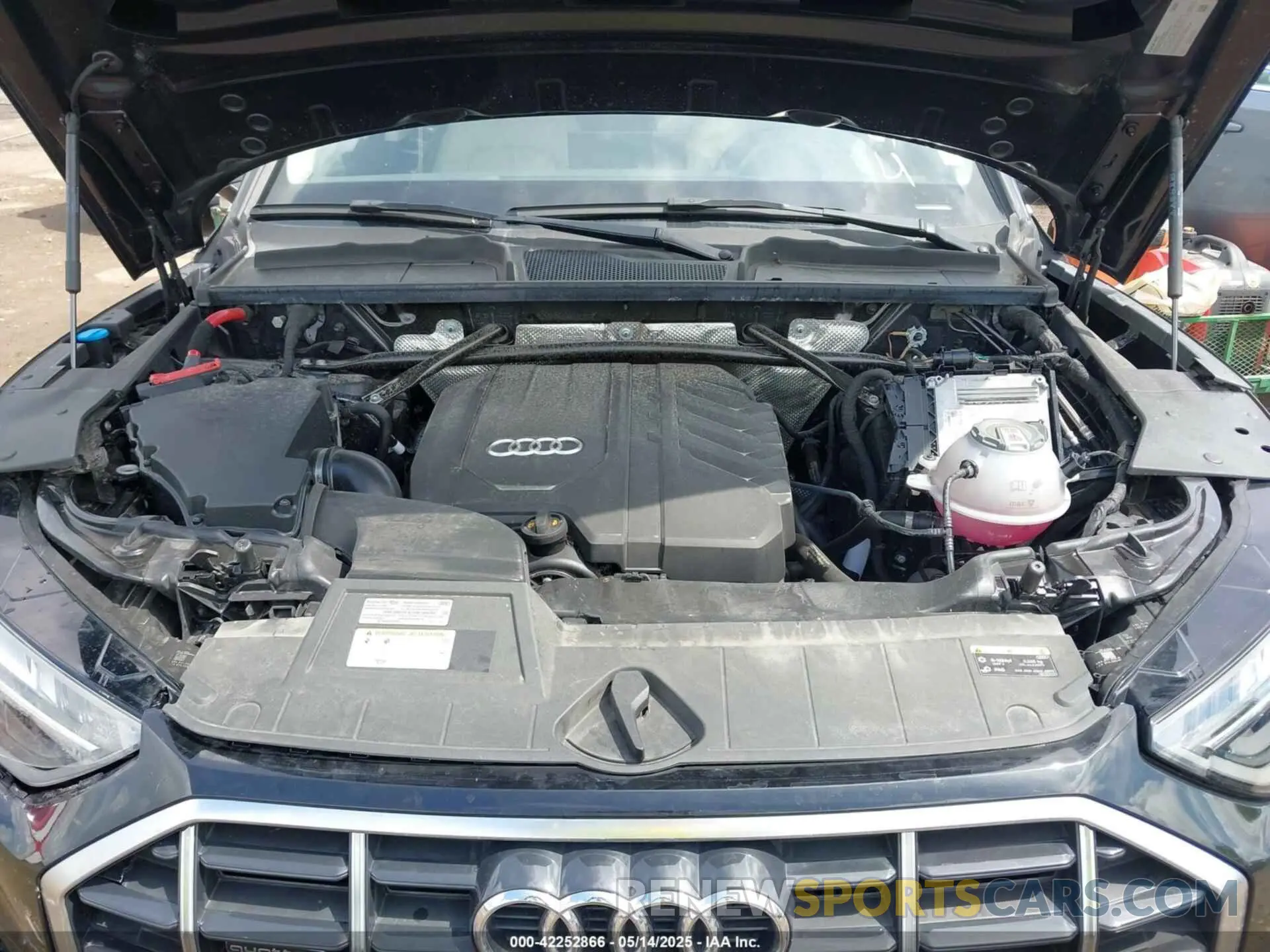10 Photograph of a damaged car WA1BBAFY5N2135244 AUDI Q5 2022