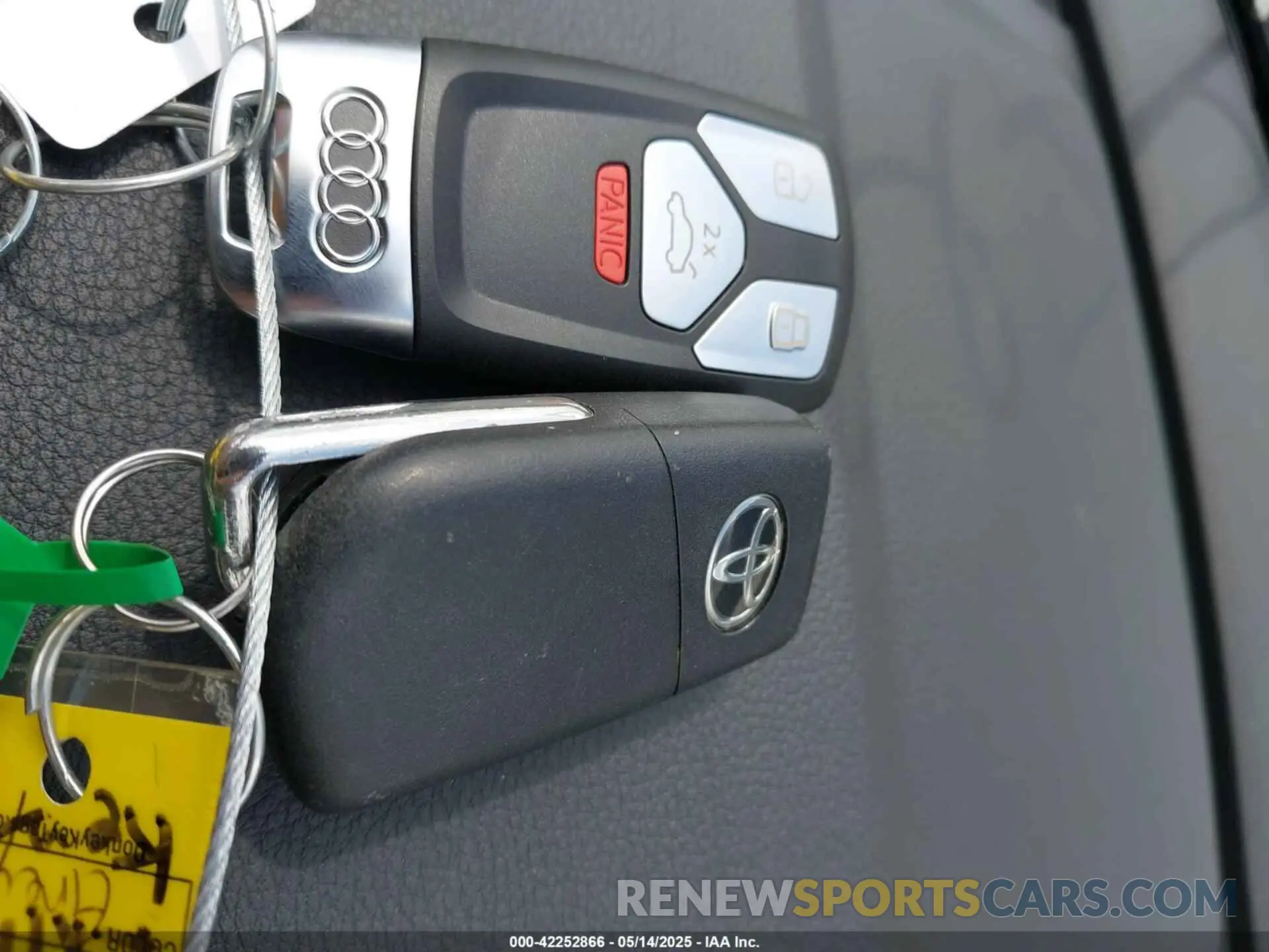 11 Photograph of a damaged car WA1BBAFY5N2135244 AUDI Q5 2022
