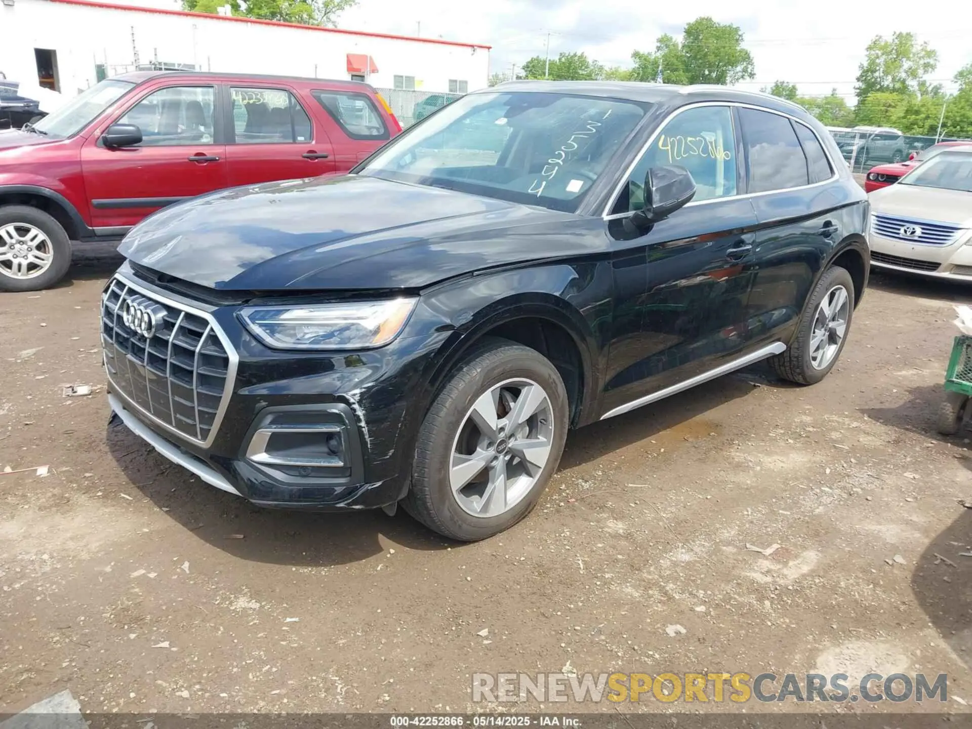 2 Photograph of a damaged car WA1BBAFY5N2135244 AUDI Q5 2022