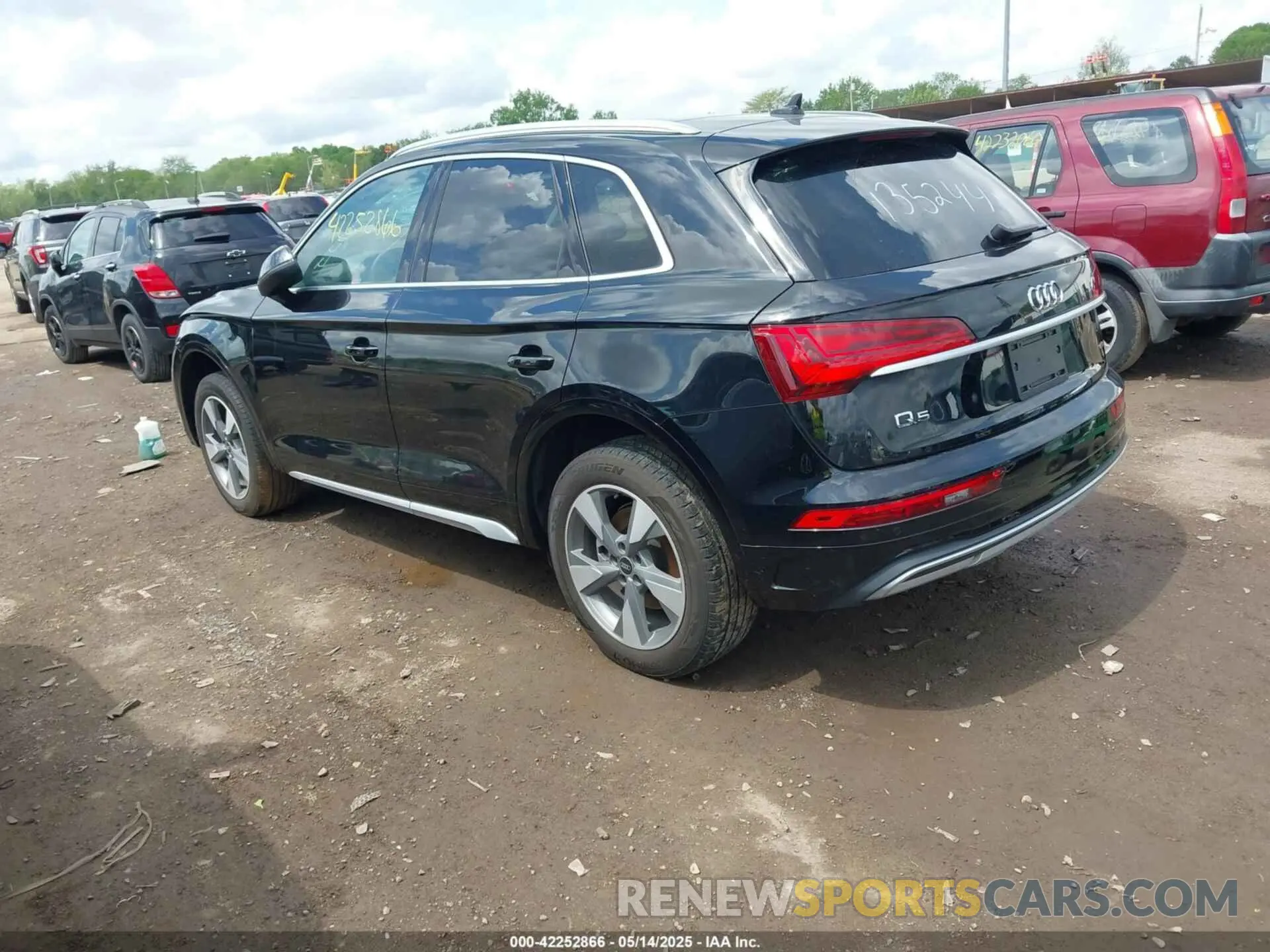 3 Photograph of a damaged car WA1BBAFY5N2135244 AUDI Q5 2022
