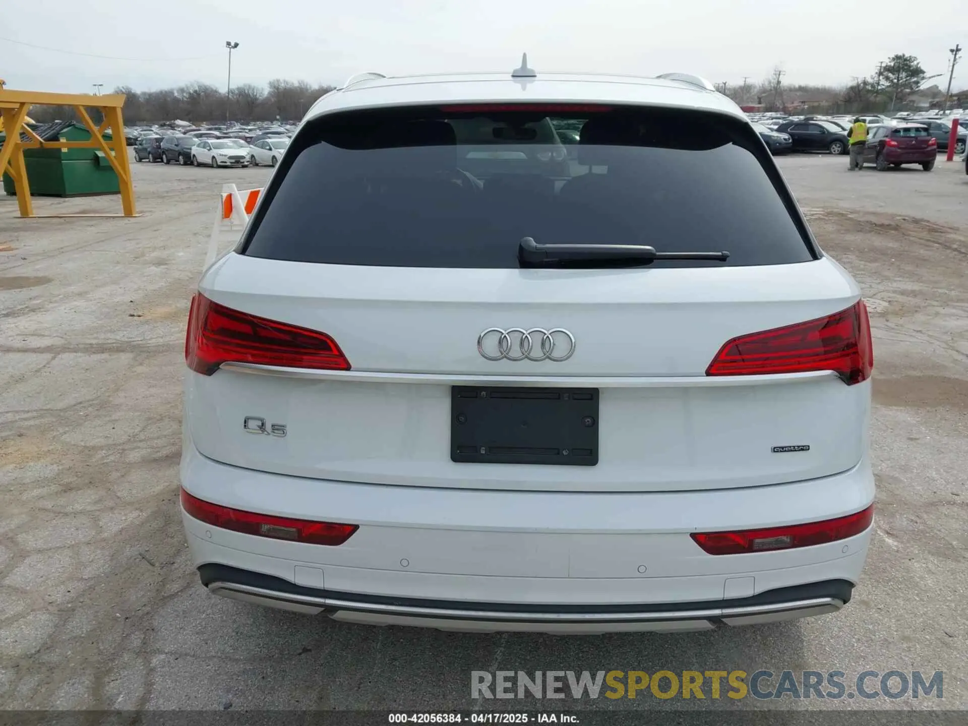 16 Photograph of a damaged car WA1BBAFY6N2094672 AUDI Q5 2022