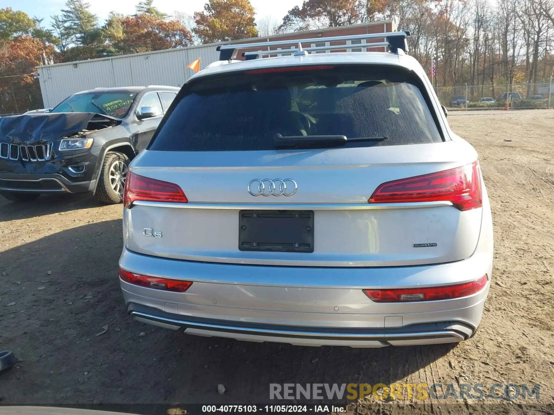 17 Photograph of a damaged car WA1BBAFY9N2079793 AUDI Q5 2022