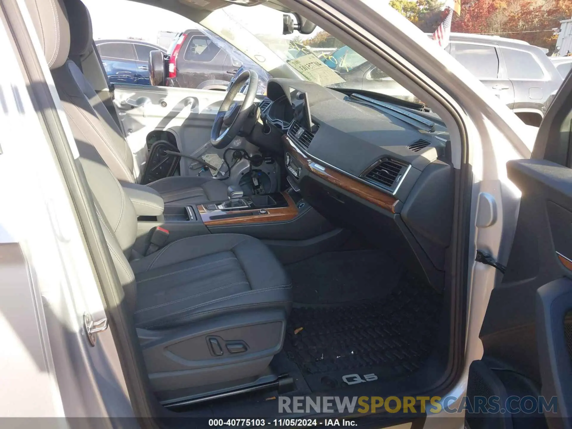 5 Photograph of a damaged car WA1BBAFY9N2079793 AUDI Q5 2022