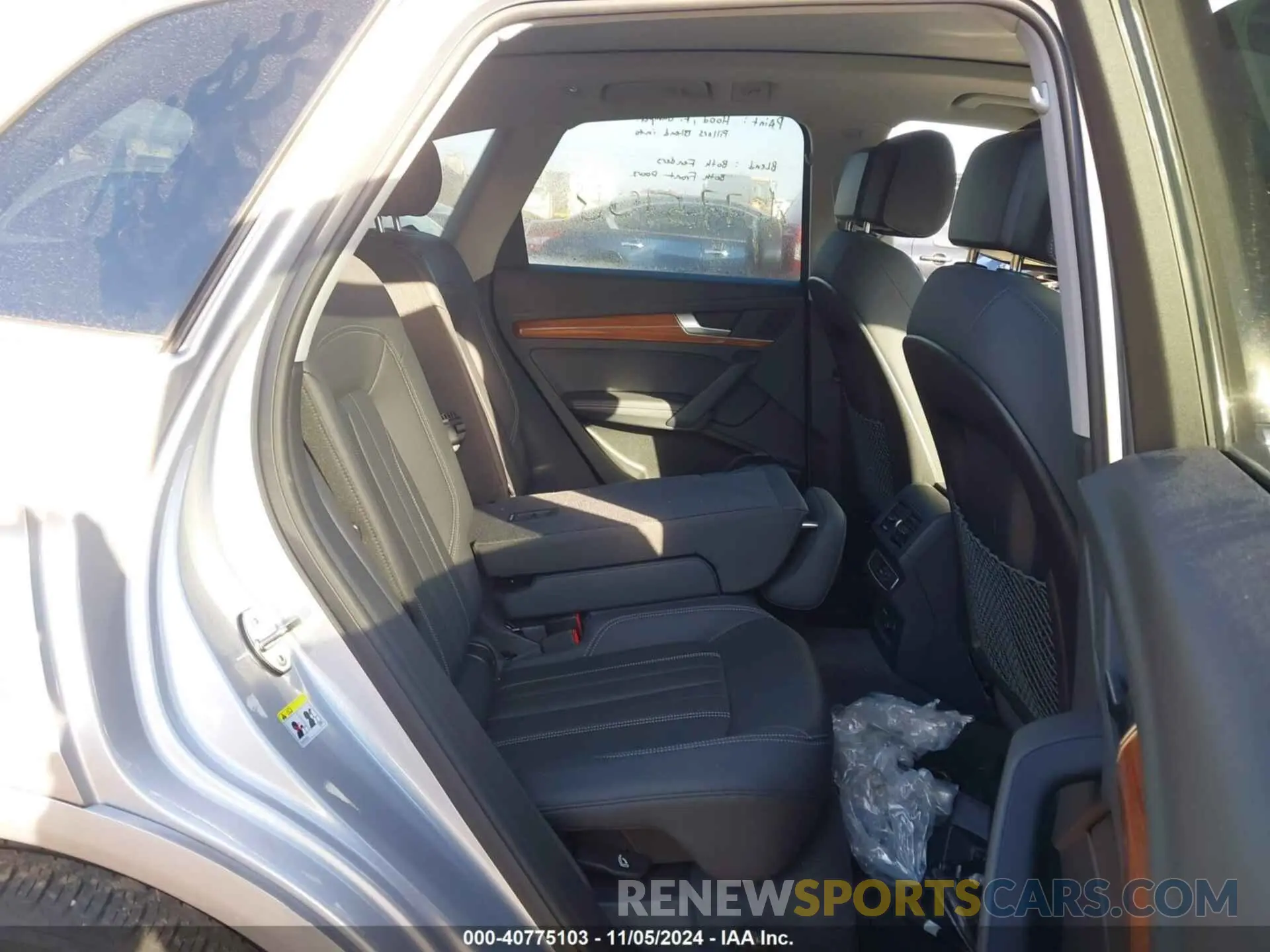 8 Photograph of a damaged car WA1BBAFY9N2079793 AUDI Q5 2022