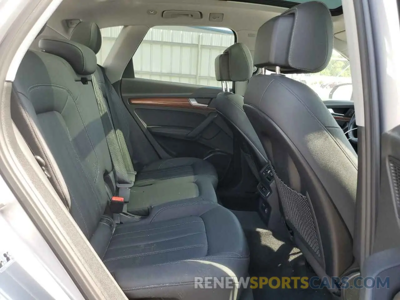 11 Photograph of a damaged car WA1BBAFYXN2108427 AUDI Q5 2022