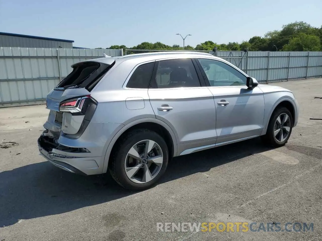 3 Photograph of a damaged car WA1BBAFYXN2108427 AUDI Q5 2022