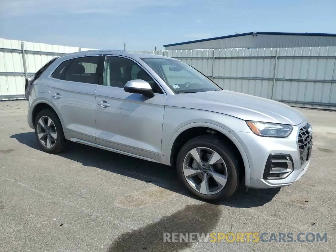 4 Photograph of a damaged car WA1BBAFYXN2108427 AUDI Q5 2022