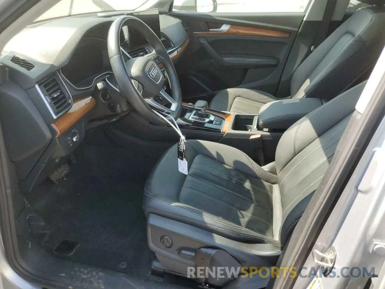 7 Photograph of a damaged car WA1BBAFYXN2108427 AUDI Q5 2022