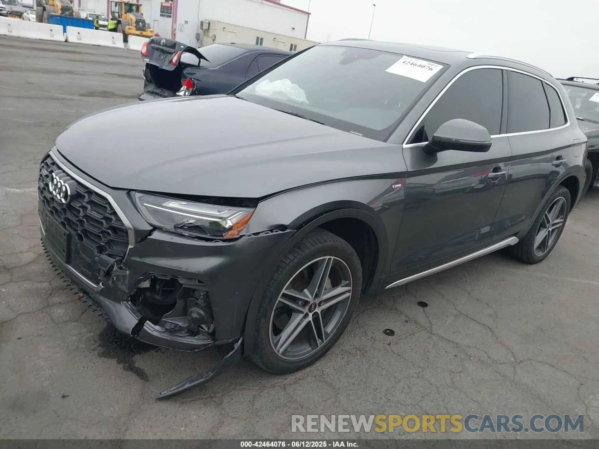 2 Photograph of a damaged car WA1E2AFY4N2097860 AUDI Q5 2022