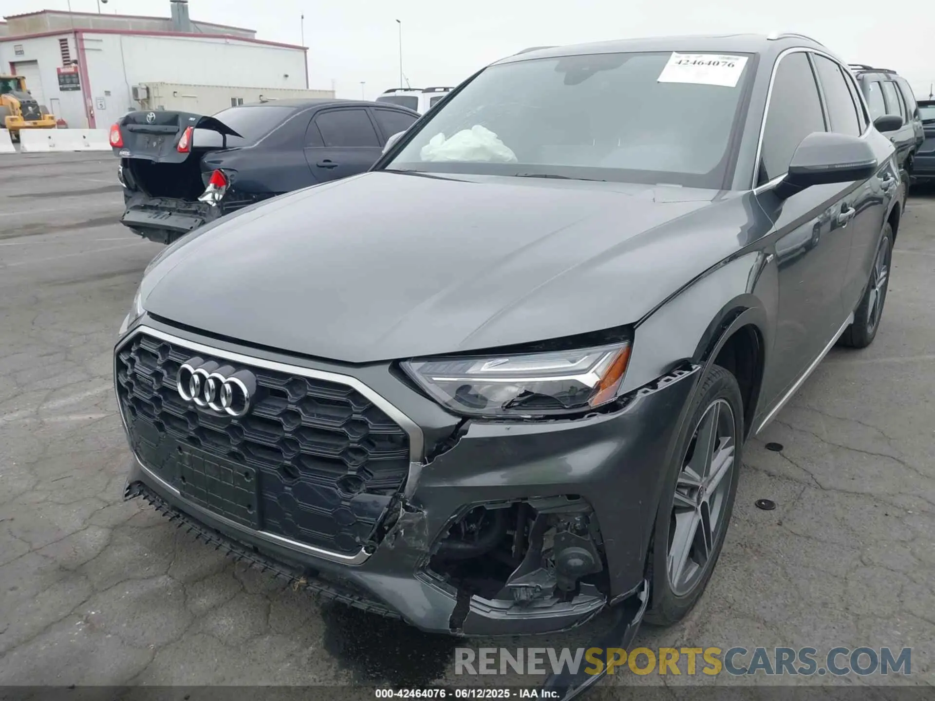 6 Photograph of a damaged car WA1E2AFY4N2097860 AUDI Q5 2022