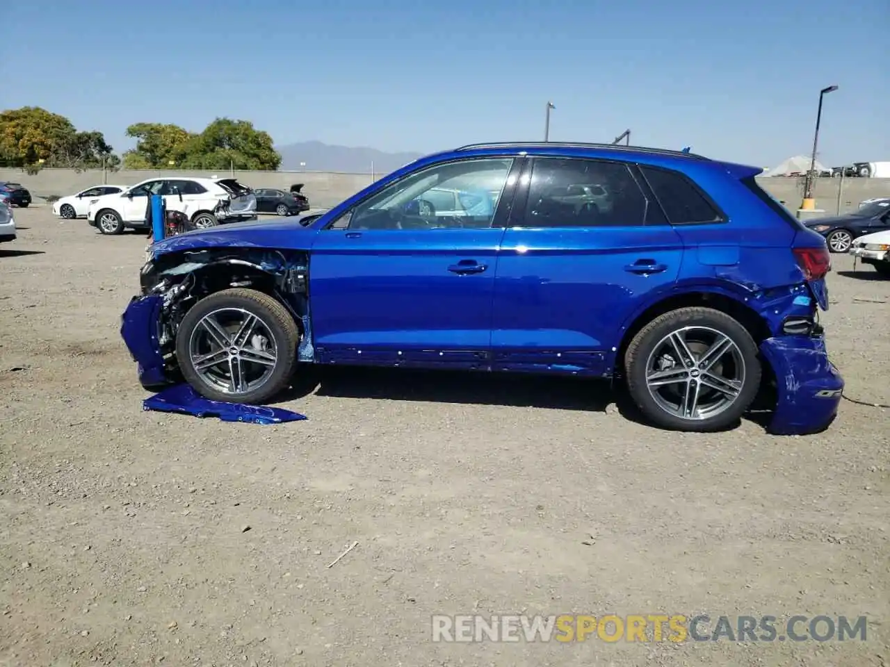 9 Photograph of a damaged car WA1E2AFY8N2061637 AUDI Q5 2022