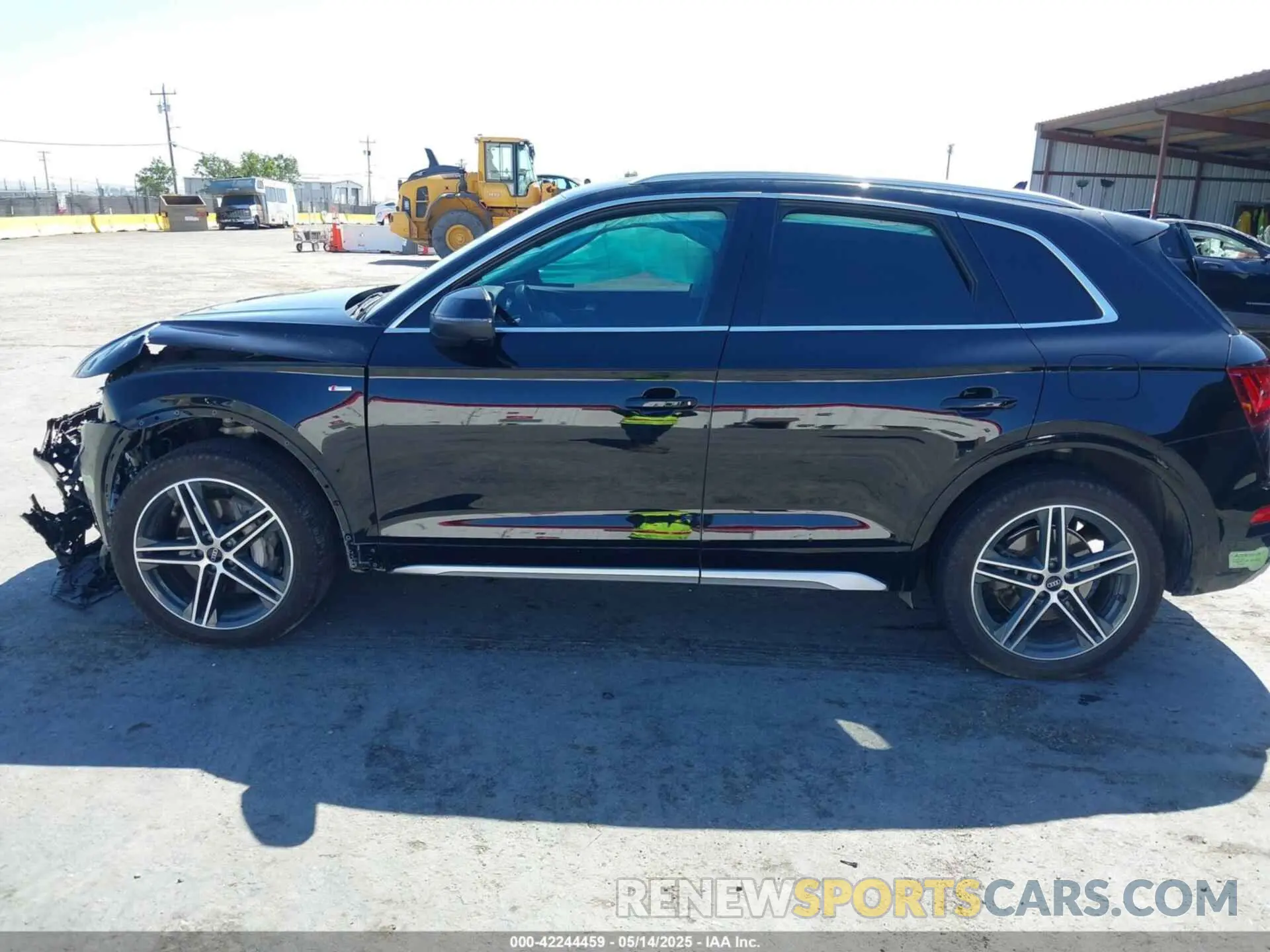 14 Photograph of a damaged car WA1E2AFYXN2014254 AUDI Q5 2022