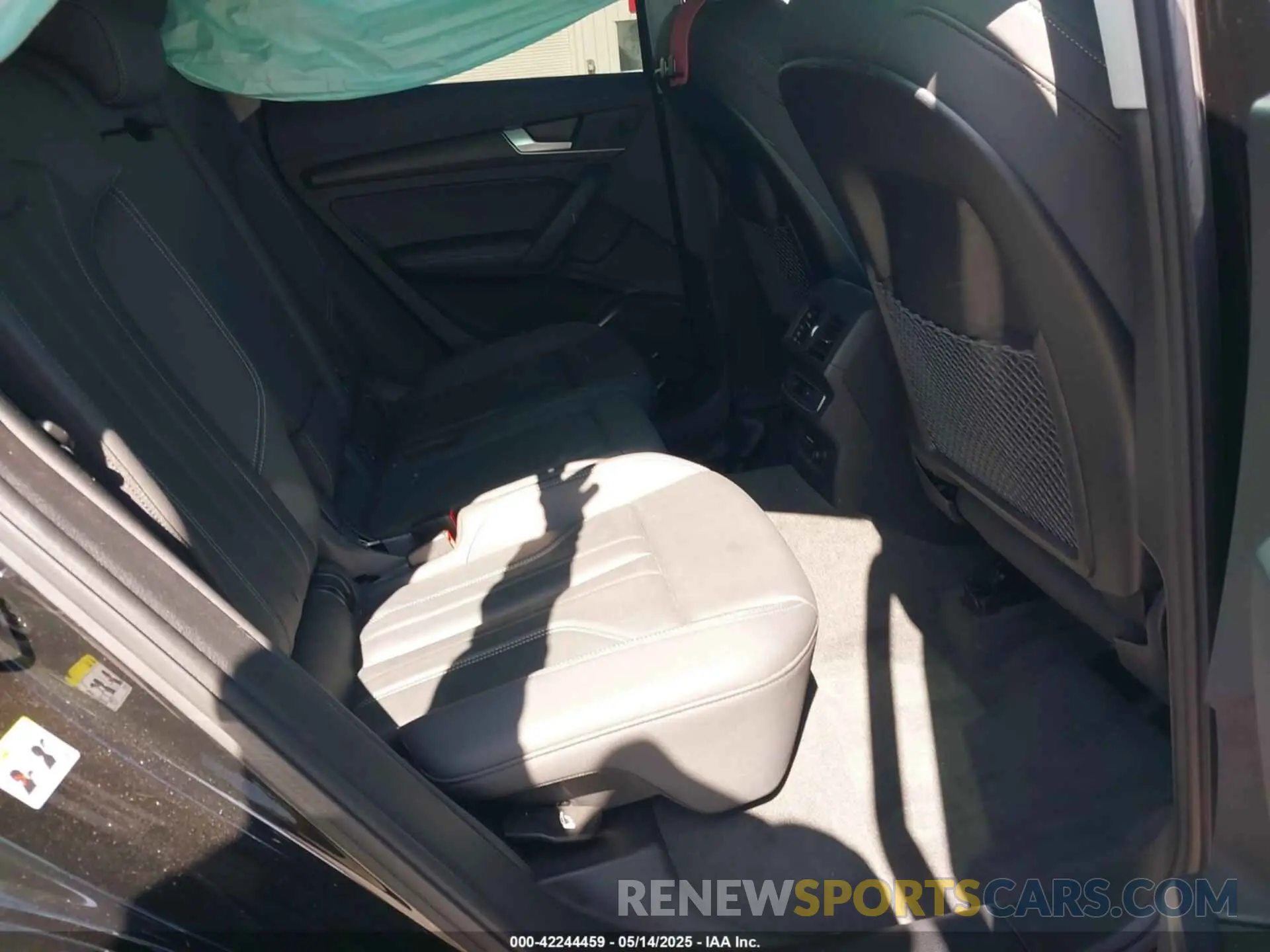 8 Photograph of a damaged car WA1E2AFYXN2014254 AUDI Q5 2022
