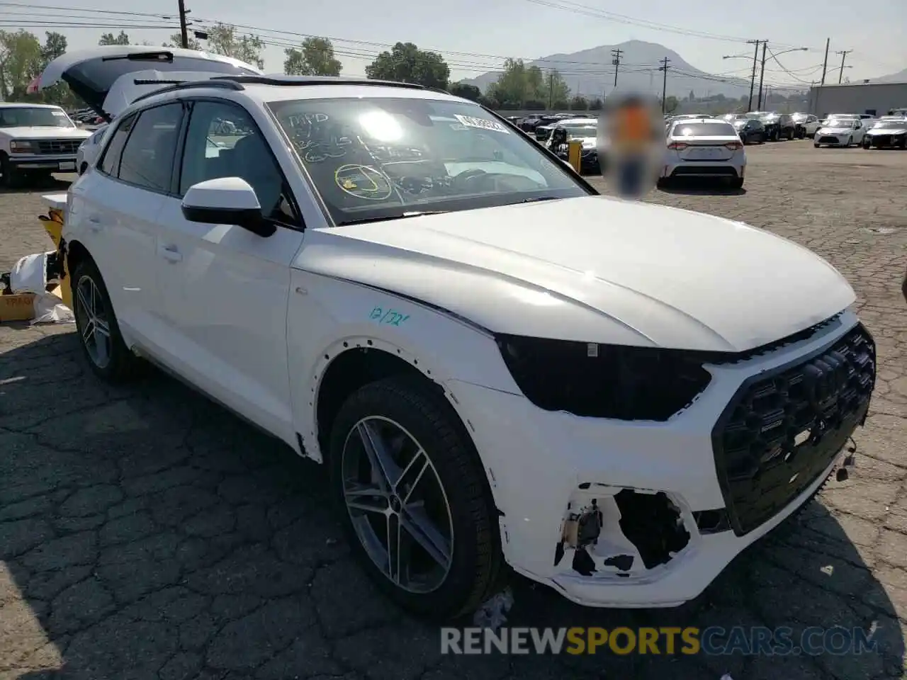 1 Photograph of a damaged car WA1E2BFY8N2022679 AUDI Q5 2022