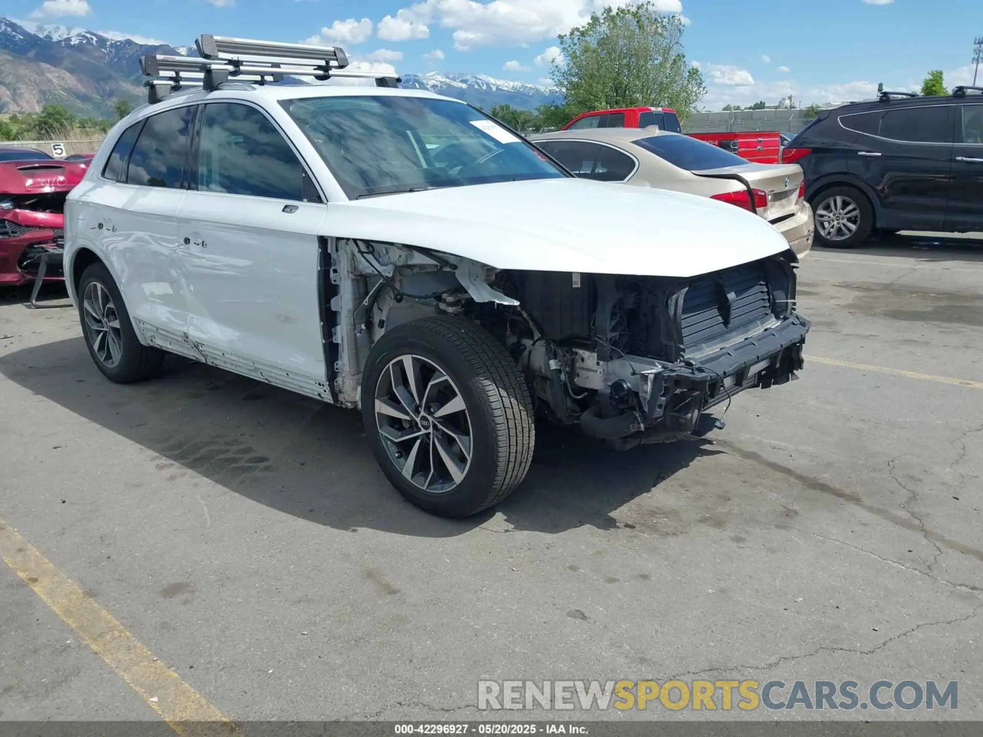 1 Photograph of a damaged car WA1EAAFY0N2021054 AUDI Q5 2022