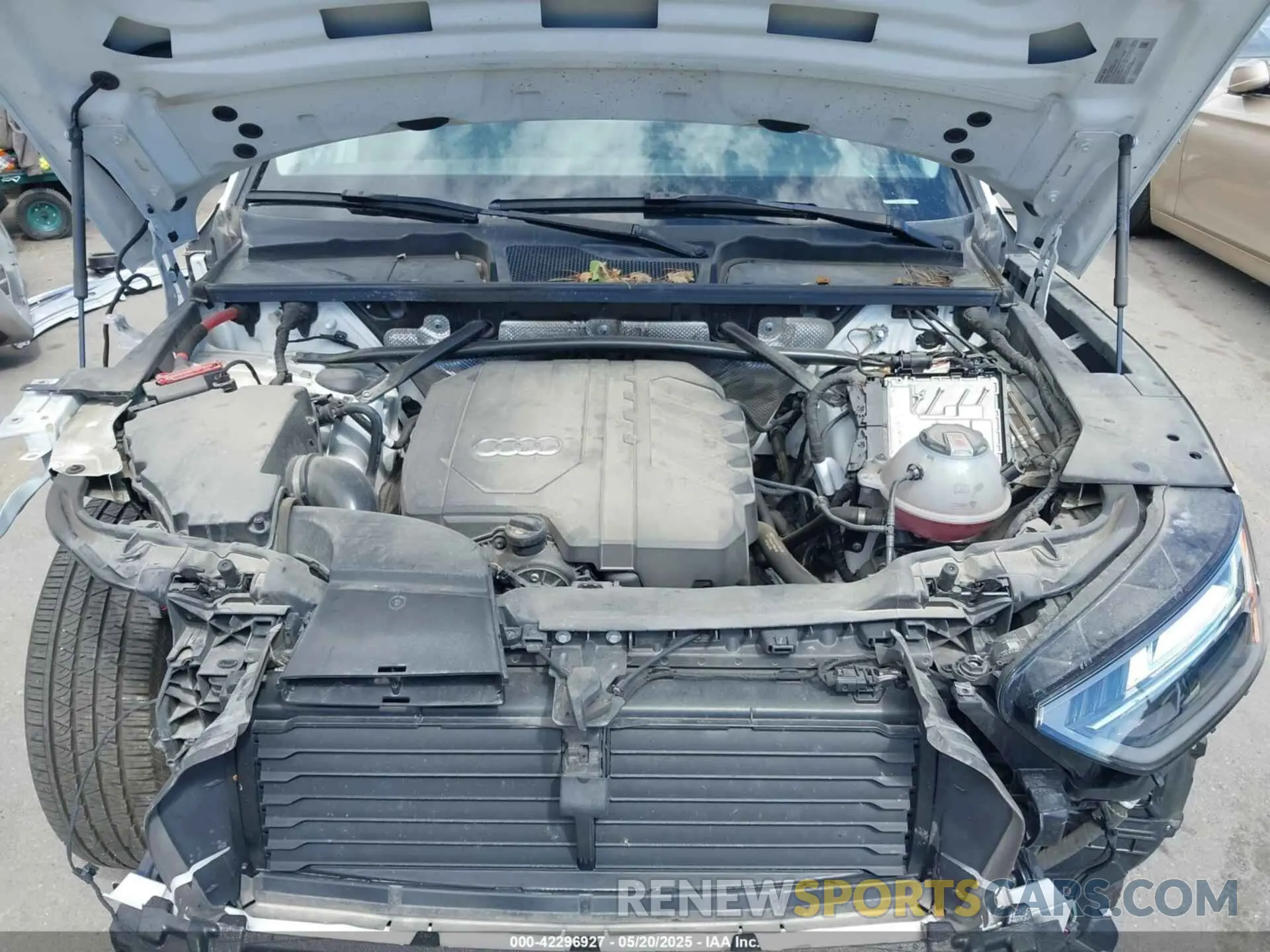 10 Photograph of a damaged car WA1EAAFY0N2021054 AUDI Q5 2022
