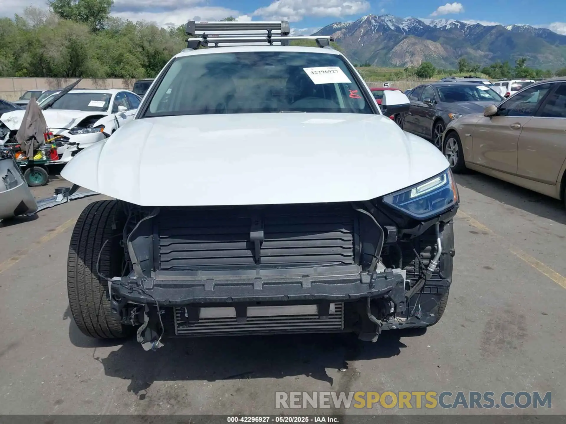 13 Photograph of a damaged car WA1EAAFY0N2021054 AUDI Q5 2022