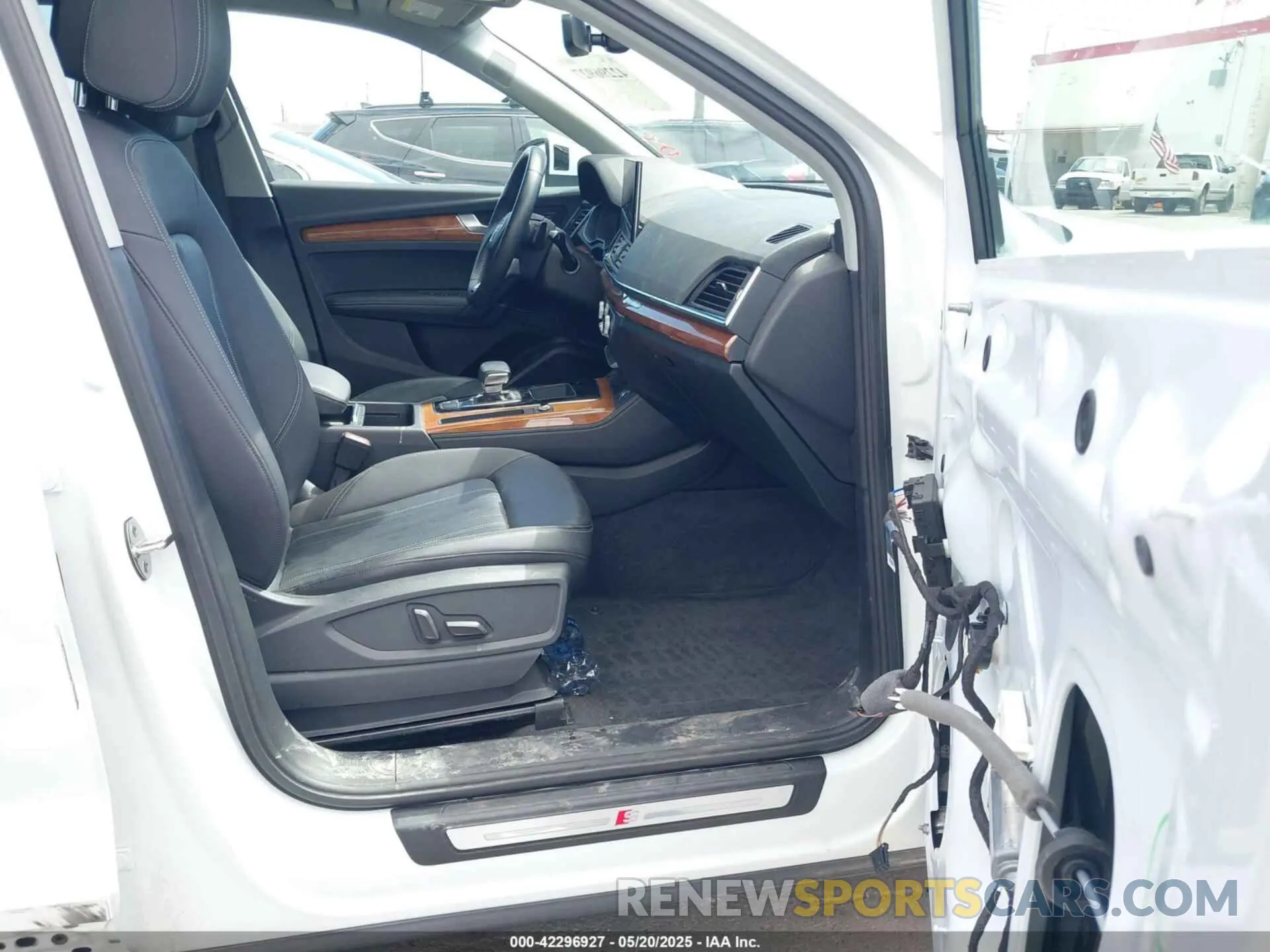 5 Photograph of a damaged car WA1EAAFY0N2021054 AUDI Q5 2022
