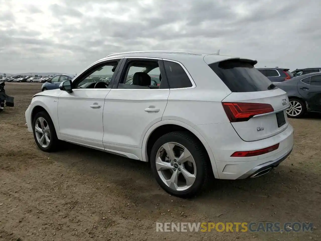 2 Photograph of a damaged car WA1EAAFY0N2086311 AUDI Q5 2022