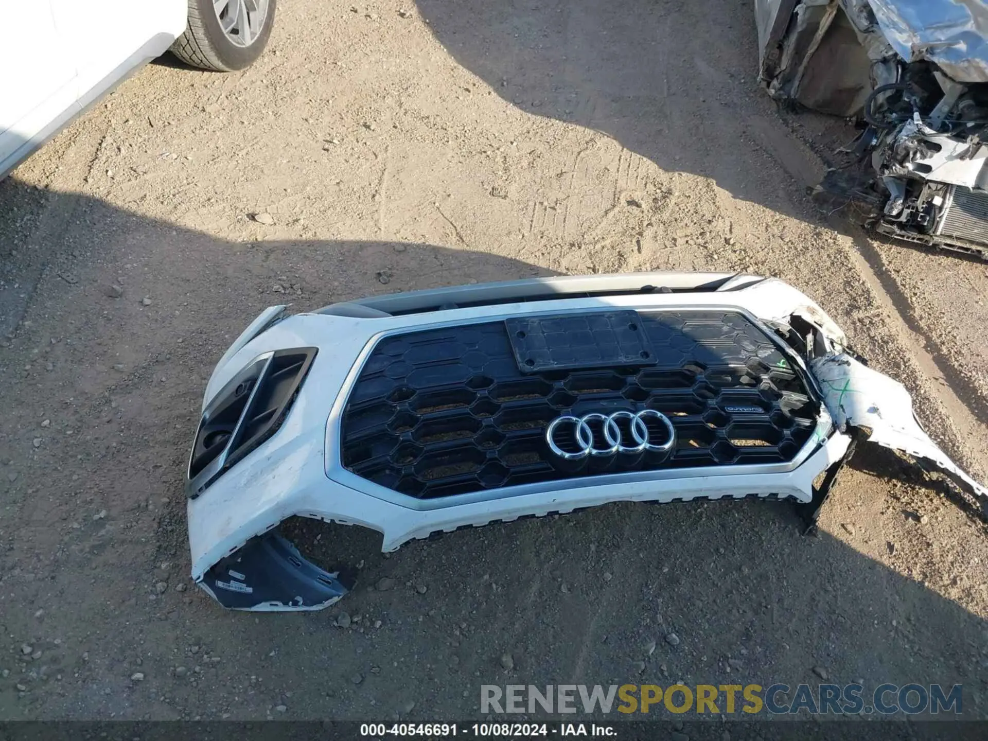 12 Photograph of a damaged car WA1EAAFY0N2086809 AUDI Q5 2022