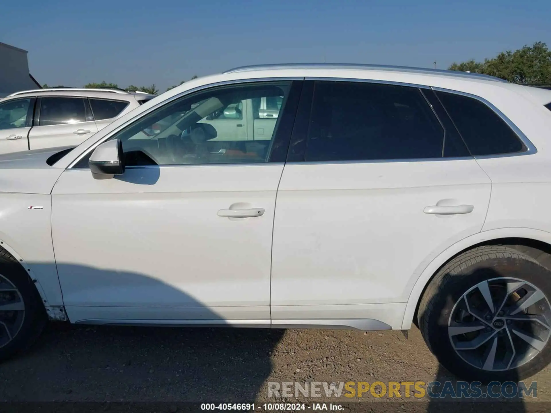15 Photograph of a damaged car WA1EAAFY0N2086809 AUDI Q5 2022