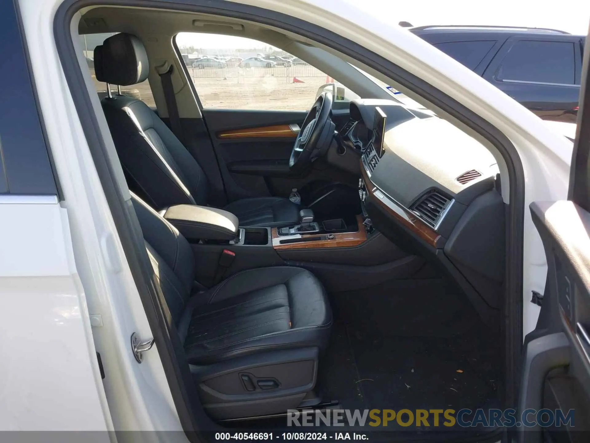 5 Photograph of a damaged car WA1EAAFY0N2086809 AUDI Q5 2022
