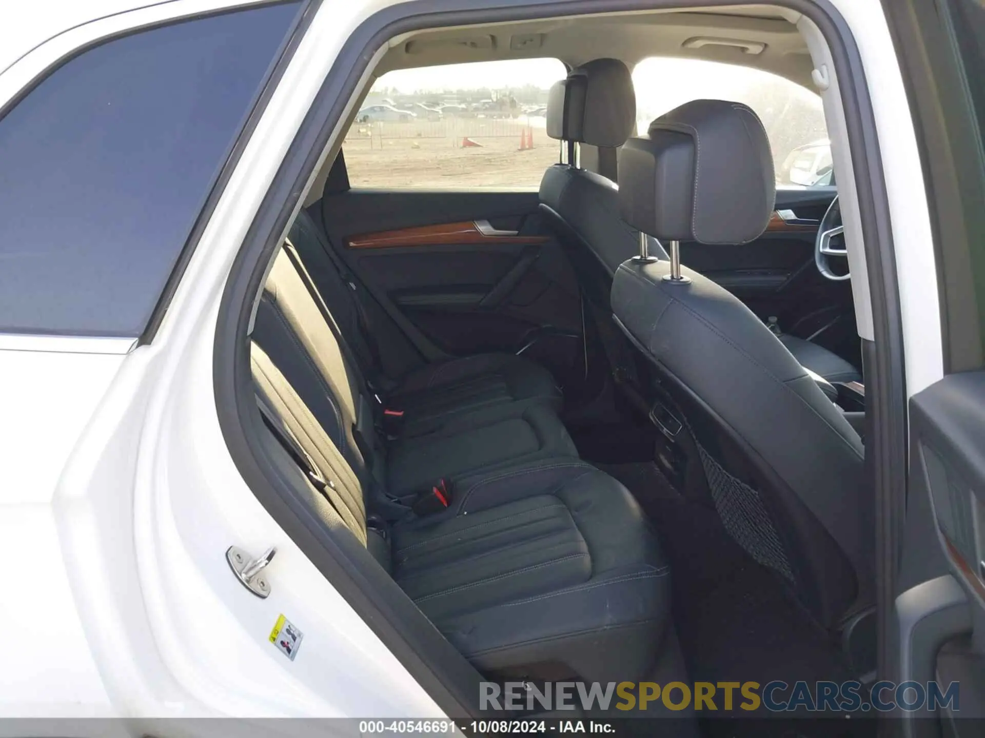 8 Photograph of a damaged car WA1EAAFY0N2086809 AUDI Q5 2022