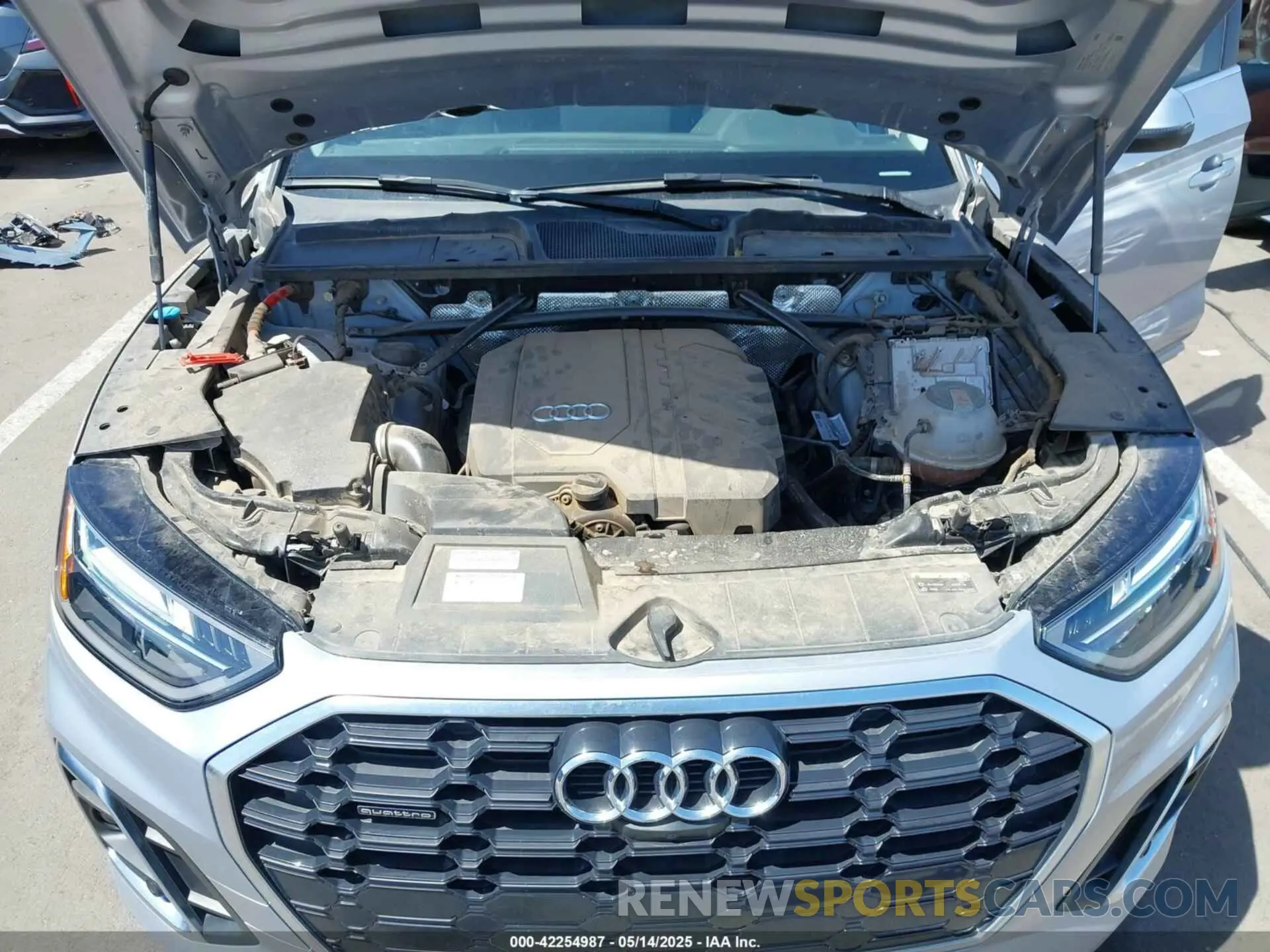 10 Photograph of a damaged car WA1EAAFY0N2105214 AUDI Q5 2022