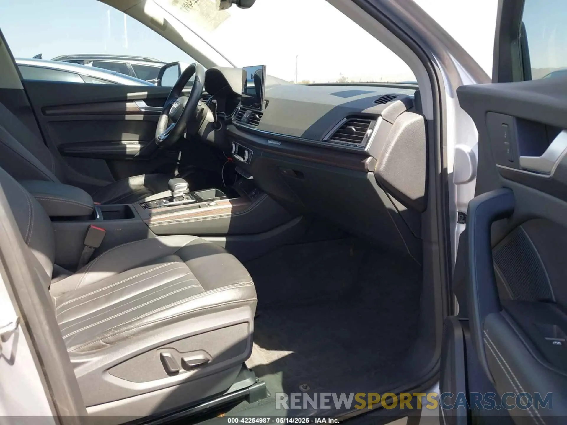 5 Photograph of a damaged car WA1EAAFY0N2105214 AUDI Q5 2022