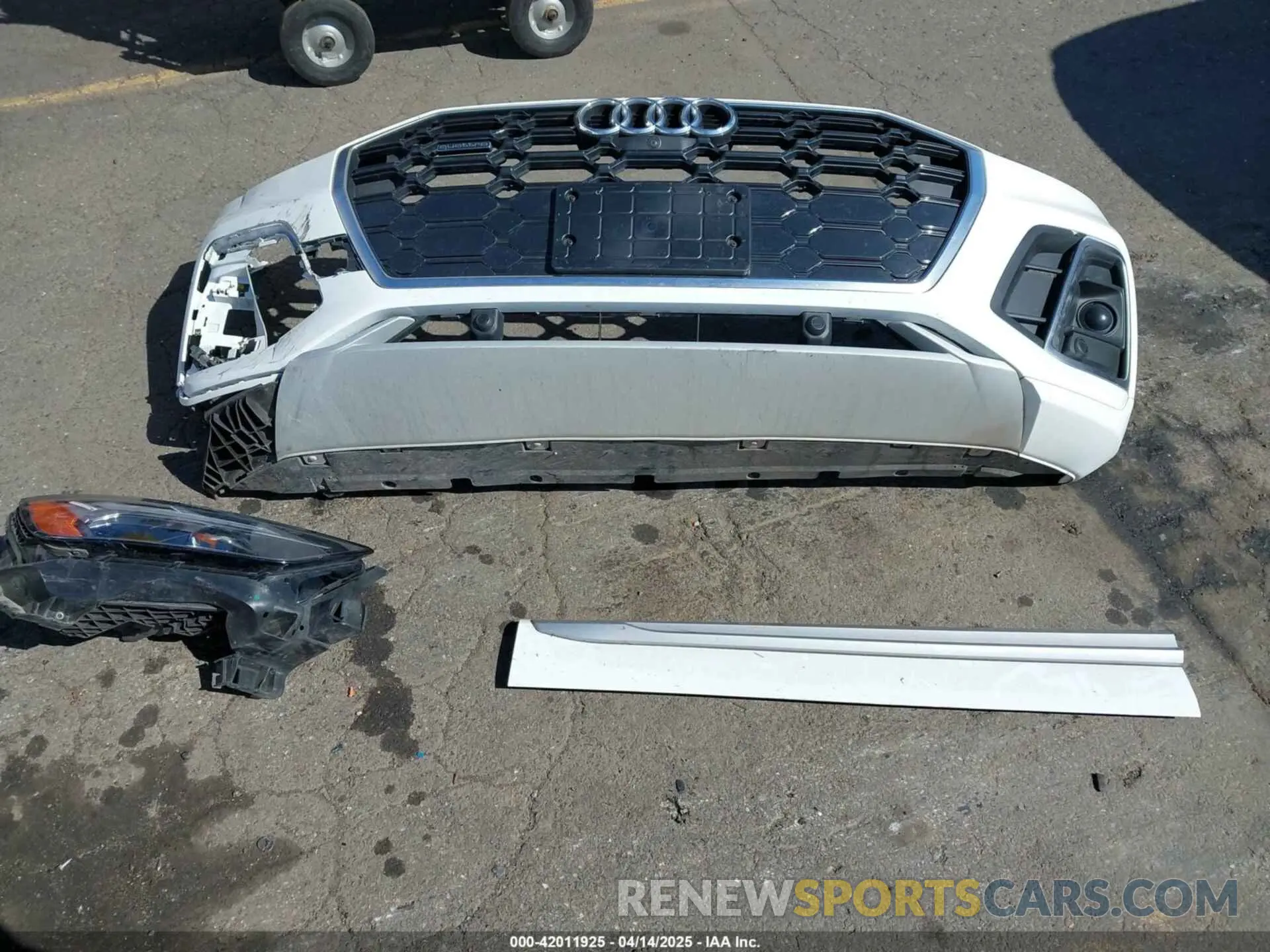 12 Photograph of a damaged car WA1EAAFY0N2112616 AUDI Q5 2022