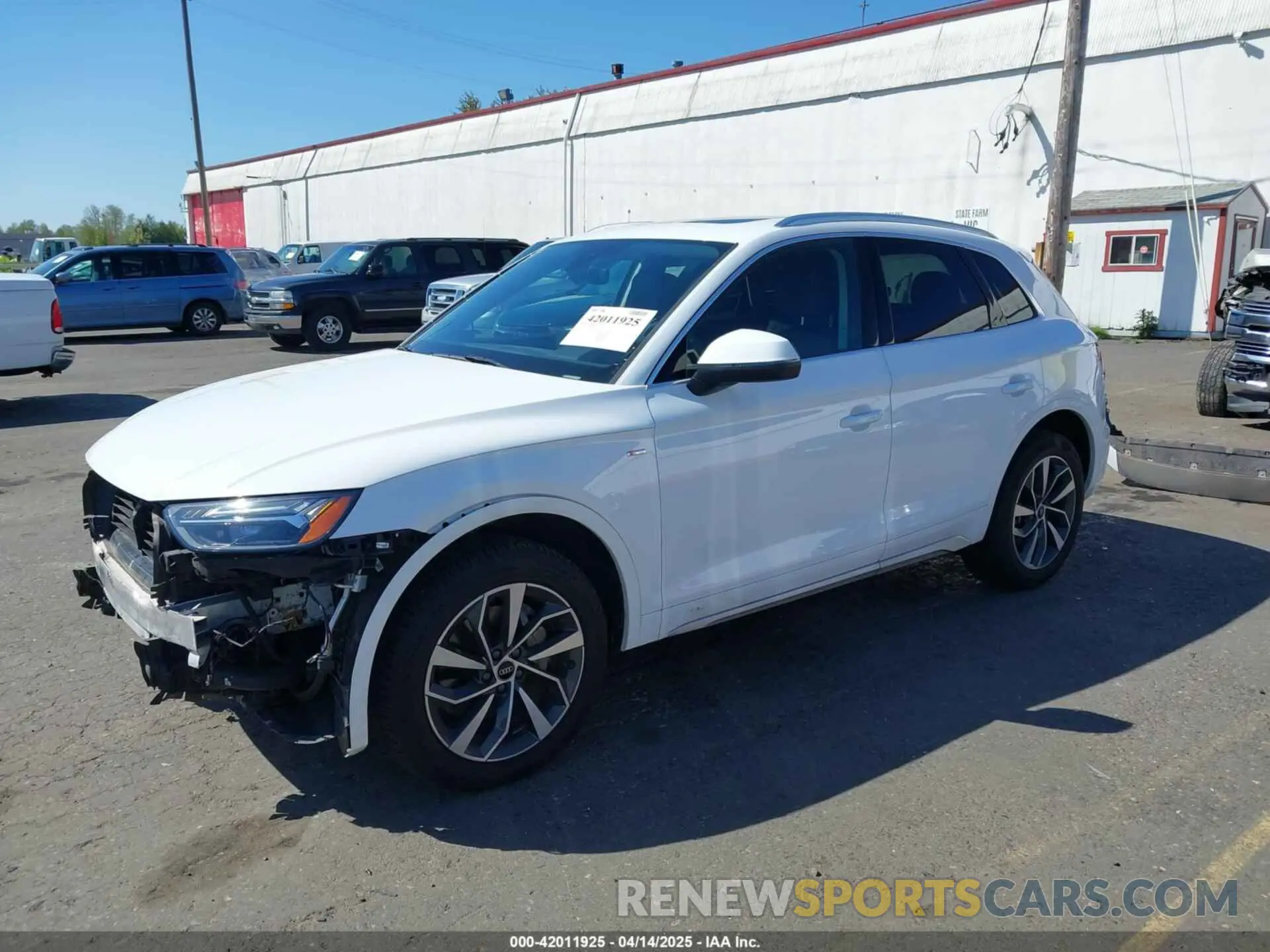 2 Photograph of a damaged car WA1EAAFY0N2112616 AUDI Q5 2022