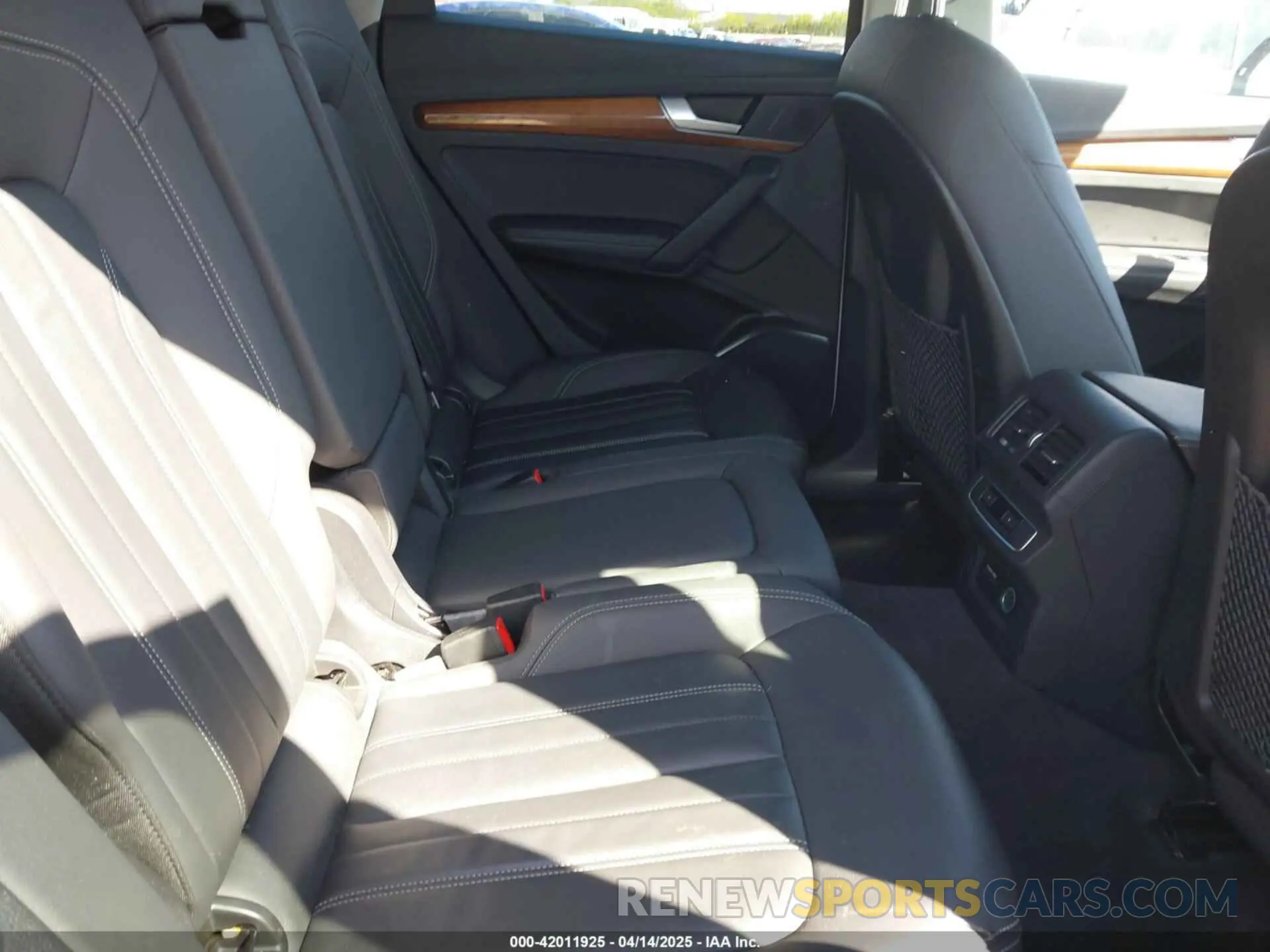 8 Photograph of a damaged car WA1EAAFY0N2112616 AUDI Q5 2022